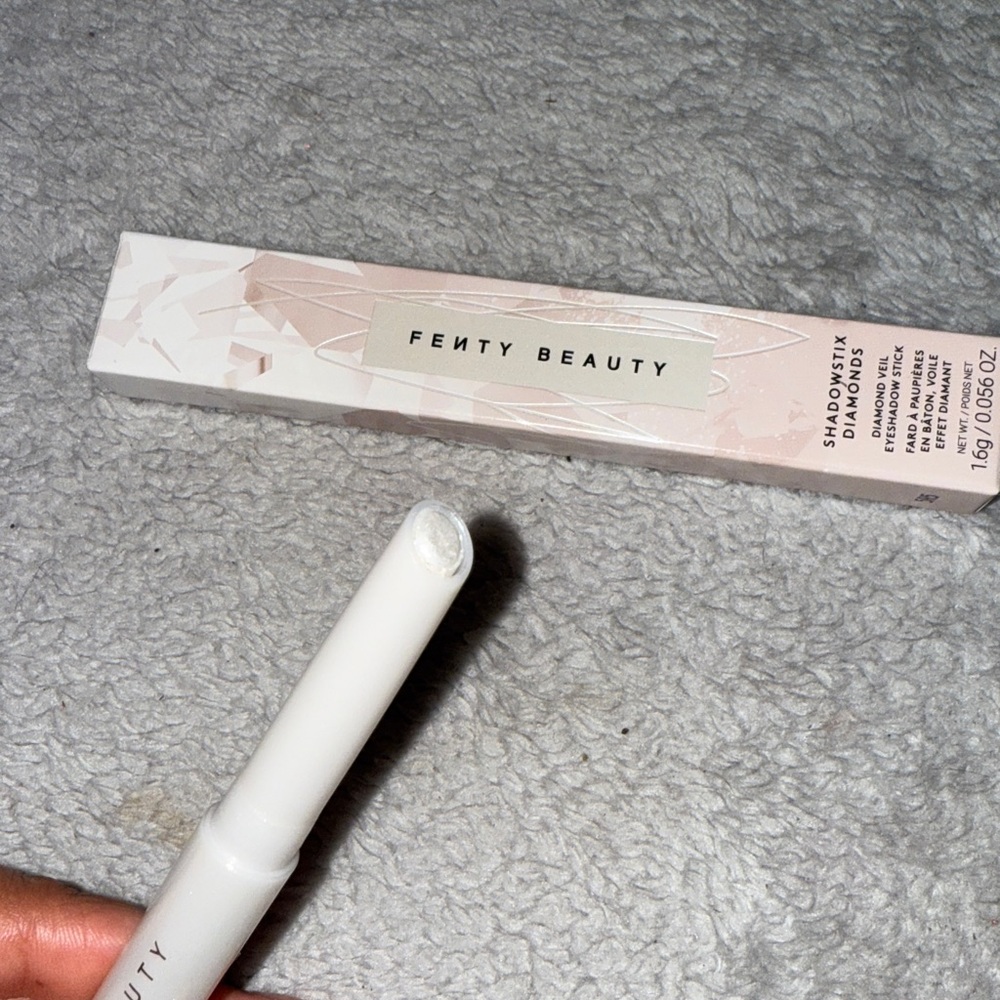 Fenty Beauty Limited edition HOW MANY CARATS?! - Picture 2 of 4